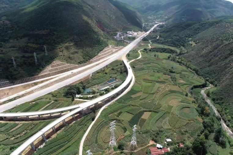 农发行云南洱源县支行 投放3亿元贷款助力高速公路建设