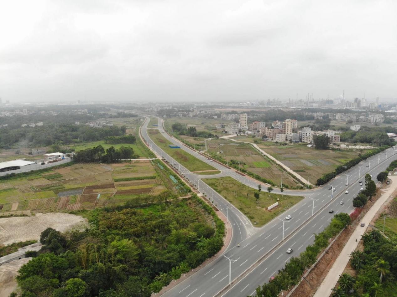 农发行茂名市分行支持农村路网建设