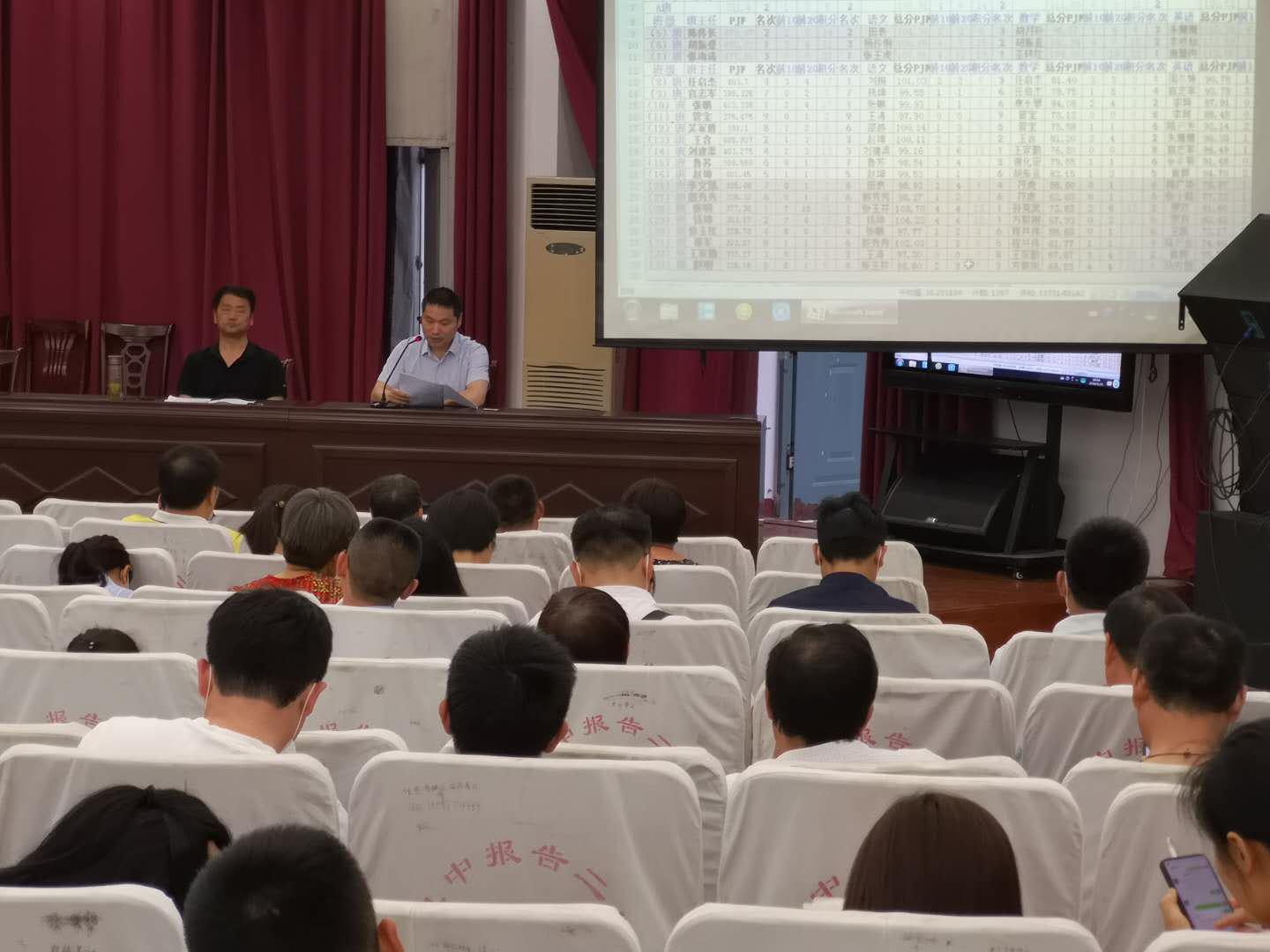 灵璧农商银行：业务产品推介“进校园”