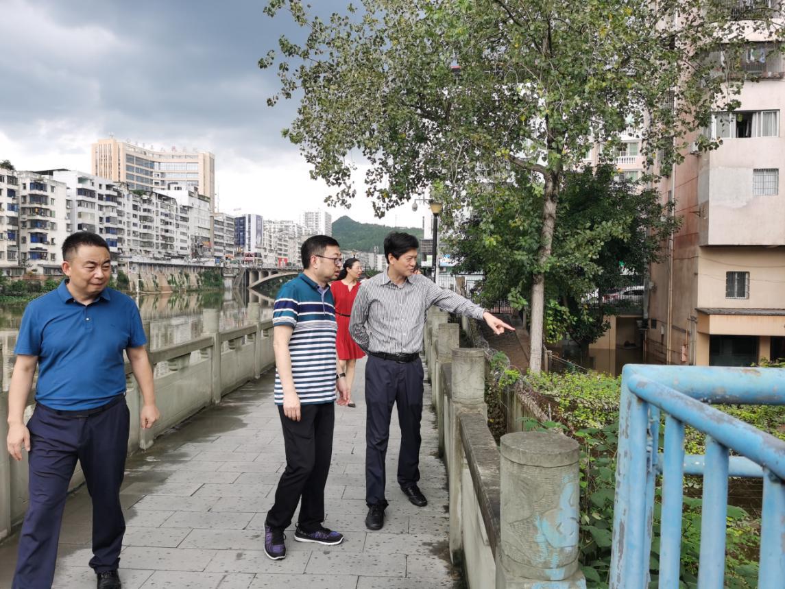 农发行盐亭县支行：抗洪抢险不畏难 真抓实干冲向前