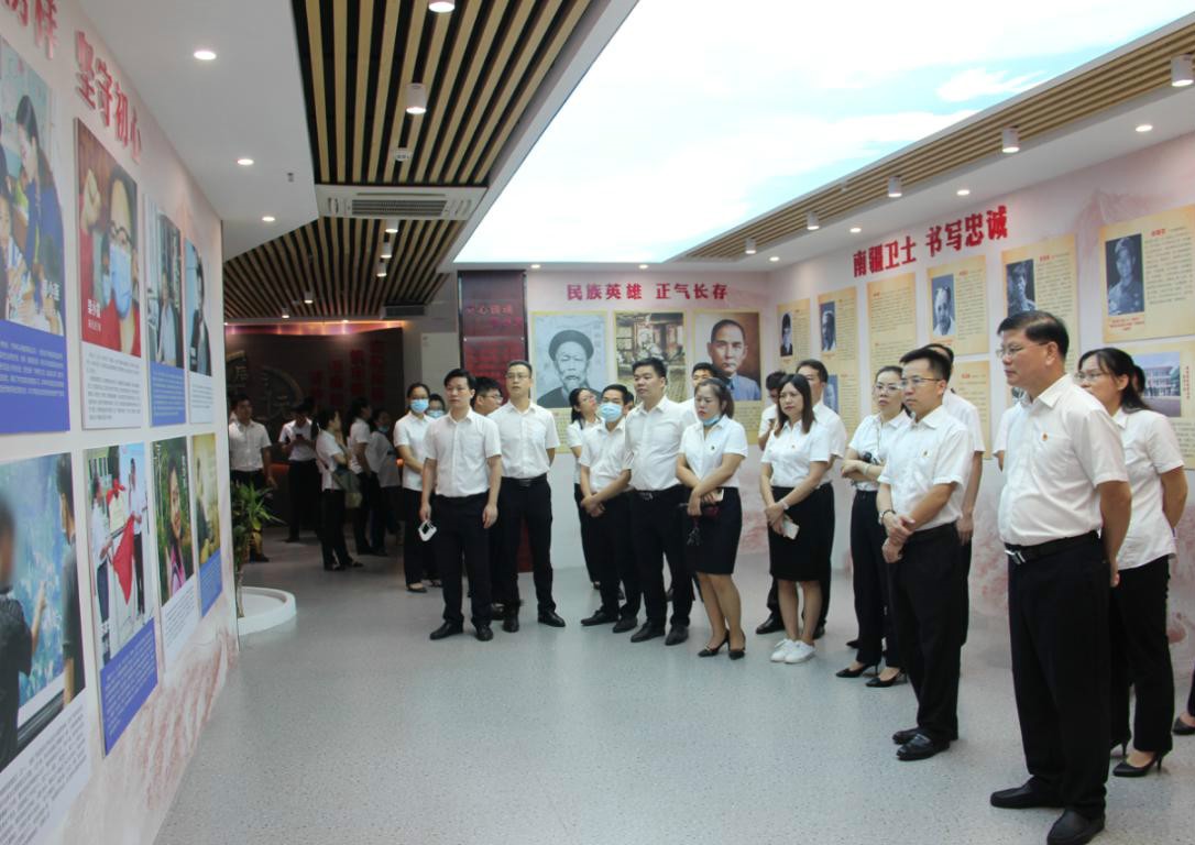 广西凭祥农商银行：发挥党旗引领作用 助力县域经济发展