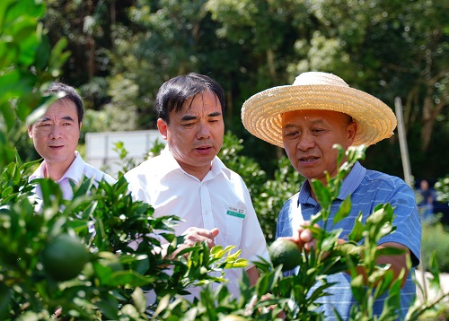 农行顺昌支行：走村入户 扶贫到家