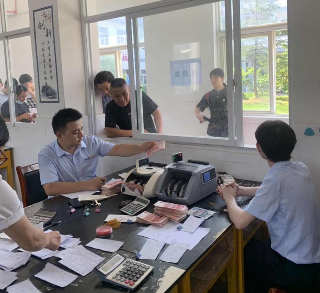 休宁农商银行：整村授信“贷”动甜蜜事业