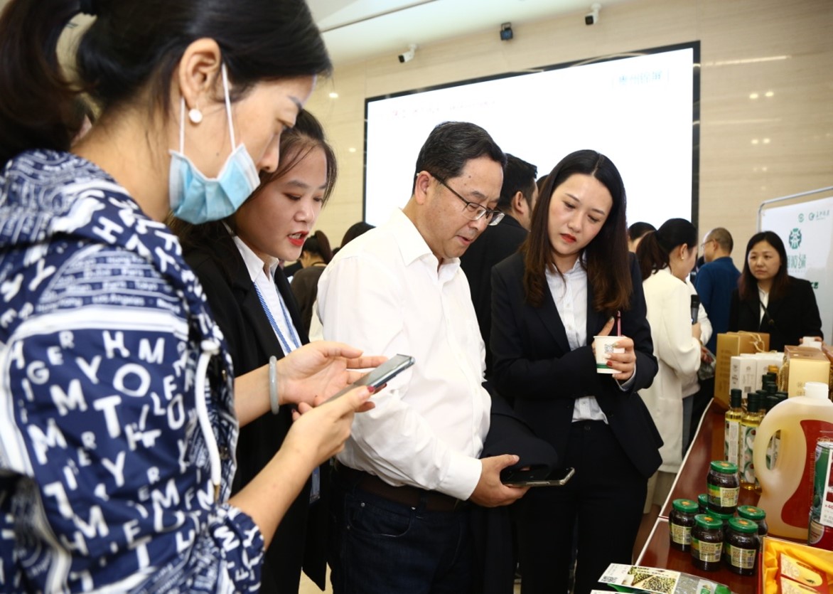 农发行湖南分行营业部举办消费扶贫活动月产品推介会活动