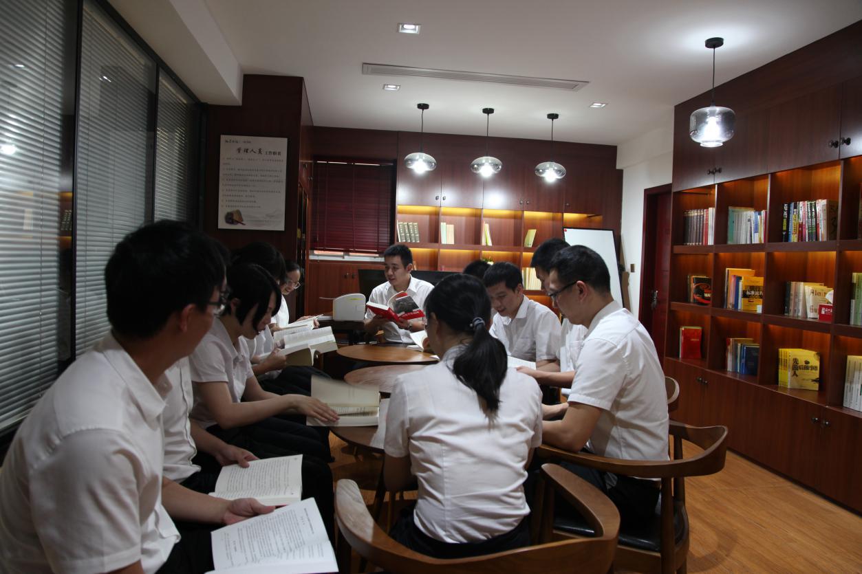 长泰联社团委开展青年员工读书分享活动