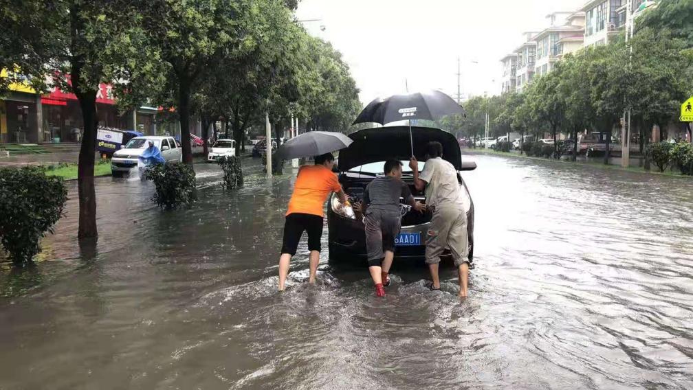 救援郑州 驻马店保险业在行动