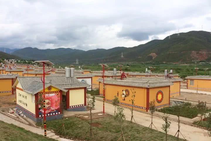 索玛花开幸福来——剑川农商银行助力“索玛小镇”发展侧记