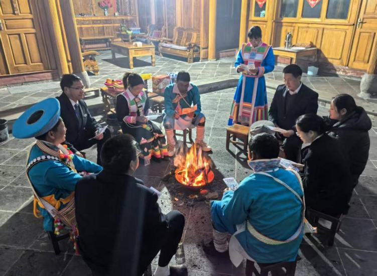 向民族地区群众提供金融服务 腾冲农商银行供图